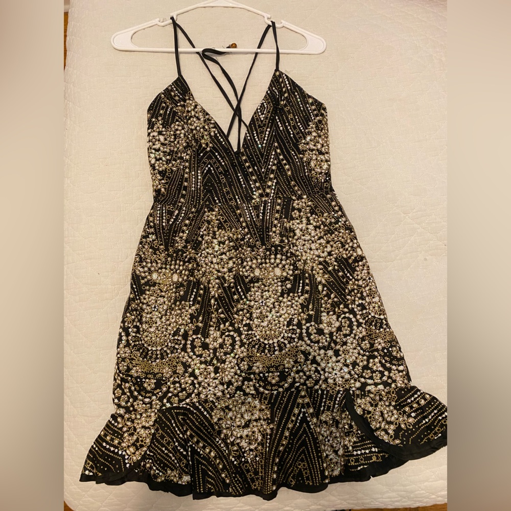 Cocktail Dress! V-Neck Black dress with white and gold sequins!